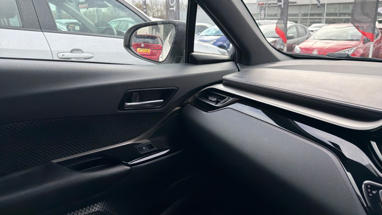 Toyota C-HR 1.8 Hybrid Design 5dr CVT Hybrid Hatchback